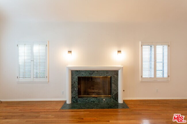 Building Photo - 127 S Citrus Ave