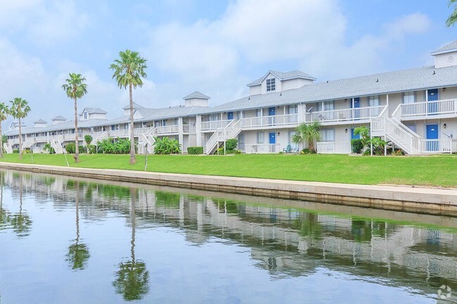 Building Photo - Island Bay Resort