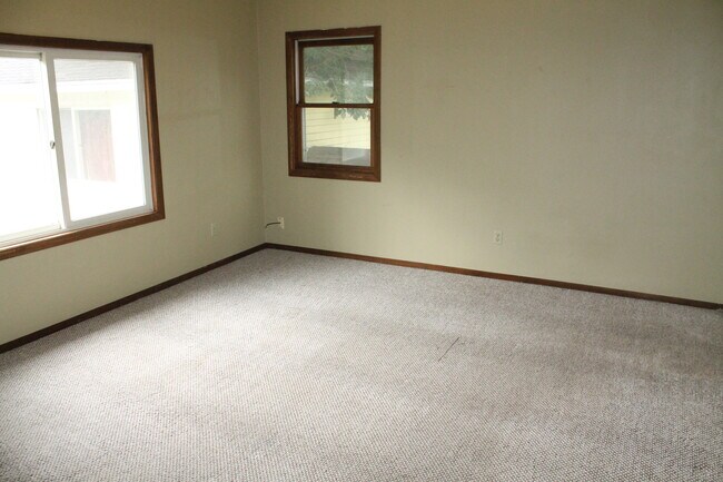 Living Room - 412 Cottage Ave
