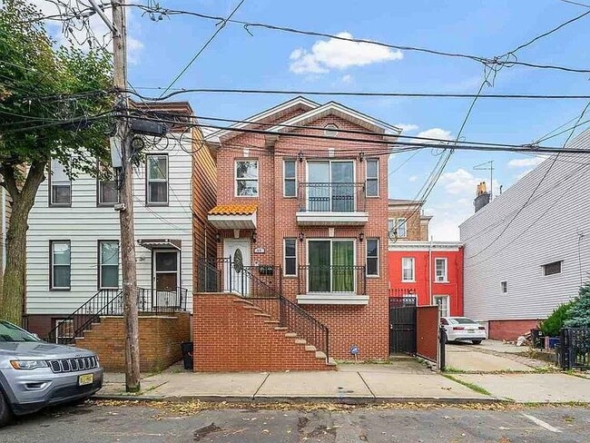 Foto del edificio - 43 Manhattan Ave