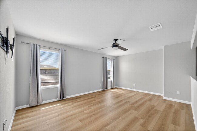 Foto del edificio - 718 Harvest Bluff Dr