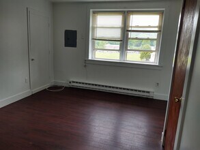 Building Photo - 31 Wing Ave