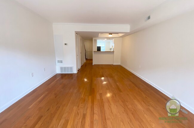 Foto del edificio - 2530 E North St