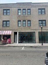 Building Photo - 725 West Ave