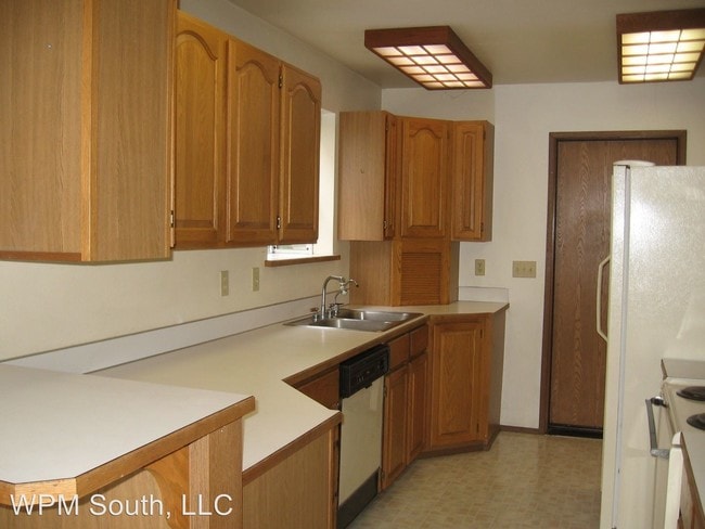 Building Photo - 4 br, 2.5 bath House - 2236 SE 8th Pl