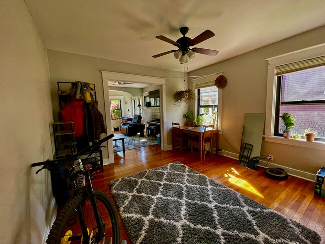 Building Photo - 902 S Trenton Ave