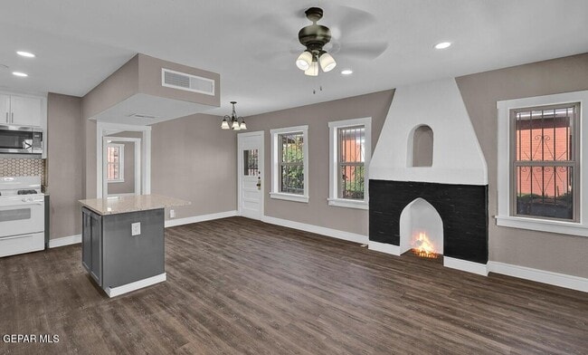 Building Photo - 3411 Altura Ave