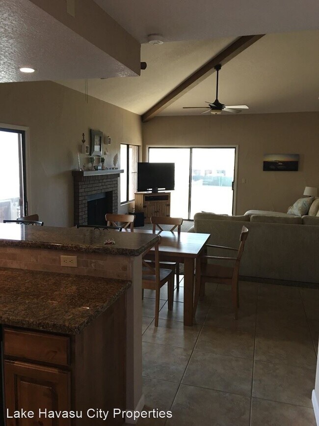 Building Photo - 3 br, 3 bath House - 1401 McCulloch Blvd #16