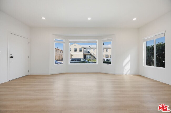 Building Photo - 3015 Stocker Pl