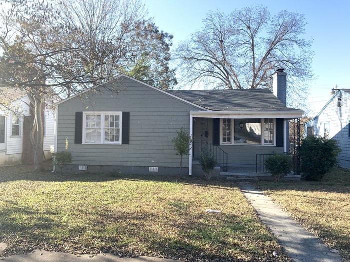 Foto principal - 3Bed/1Bath Home - No Pets, Section 8 accepted