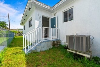Building Photo - 580 Lee Dr