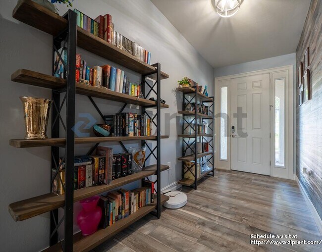 Building Photo - 2626 Corona Ln
