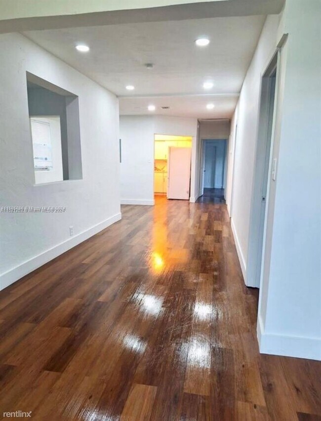 Foto del edificio - 3 br, 2 bath House - 98 SW 5th Ave