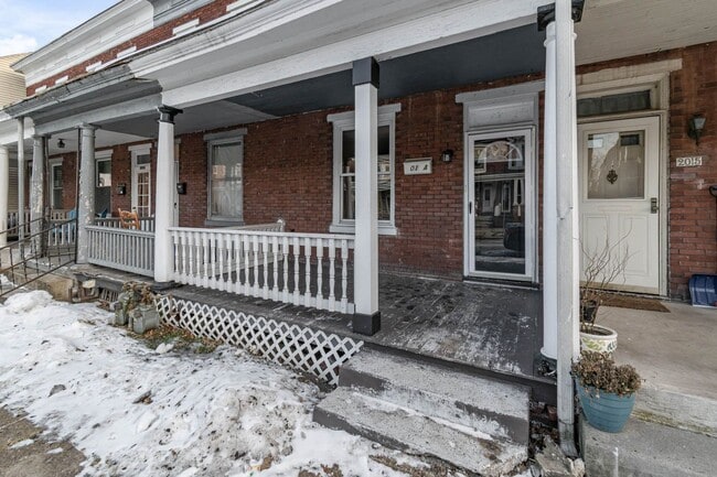 Building Photo - 3 Bedroom 1 Bathroom home in Harrisburg, PA