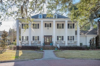 Building Photo - The Avenues of West Ashley