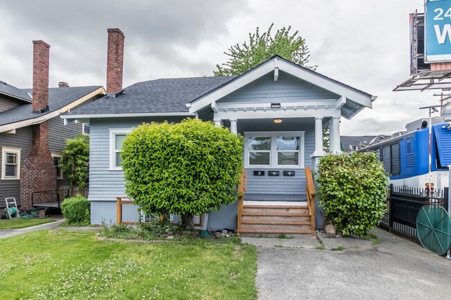 Foto del edificio - Adorable home with 3 Units in Tacoma