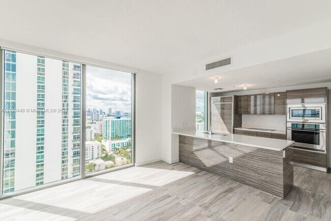 Foto del edificio - 460 NE 28th St