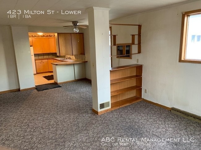 Building Photo - Lower 1 bedroom Duplex!