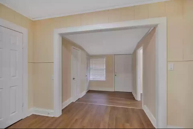 Building Photo - 505 E Ragley St