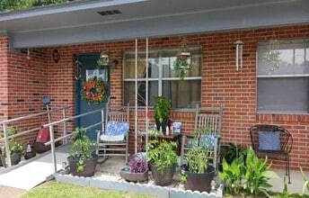 Building Photo - 304 Julia Cir