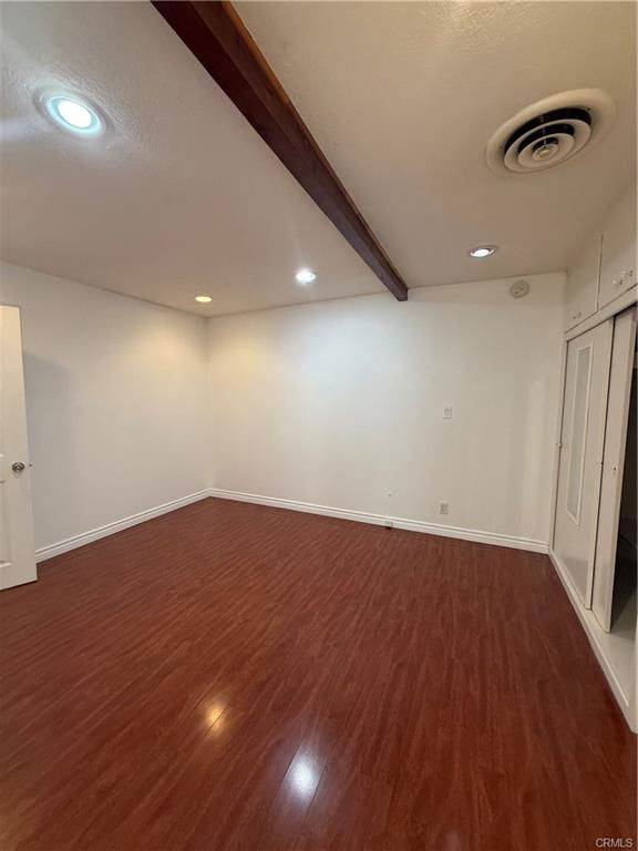 Foto del edificio - 6301 Farmdale Ave