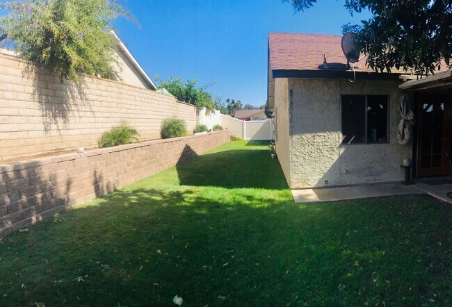 Foto del edificio - Unbeatable Charm in Camarillo's Colony