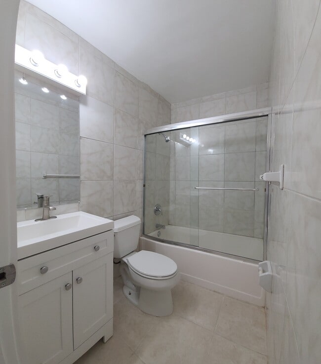 Foto del edificio - 3031 NE Savannah Rd