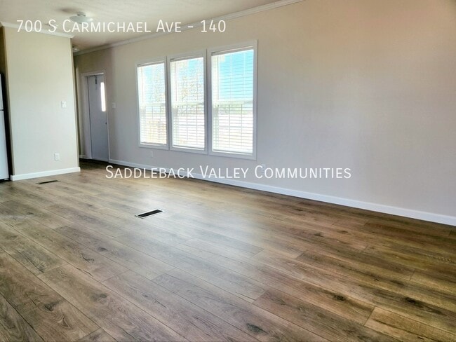 Foto del edificio - 700 S Carmichael Ave