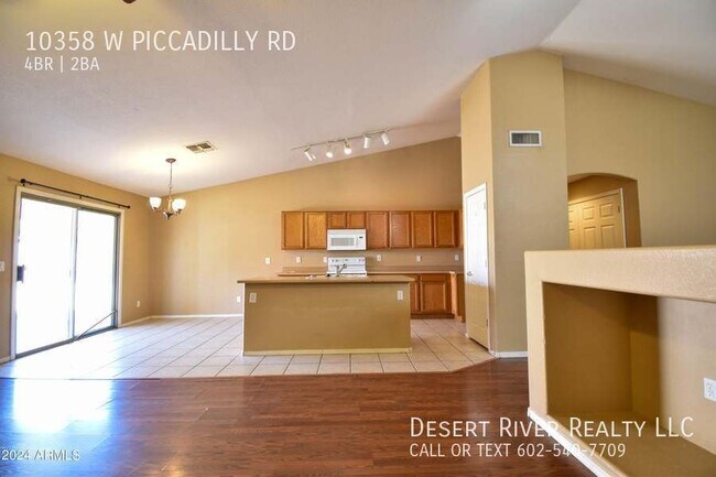 Foto del edificio - 10358 W Piccadilly Rd