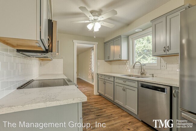 Foto del edificio - 3 br, 2 bath House - 19708 NE 11th Street