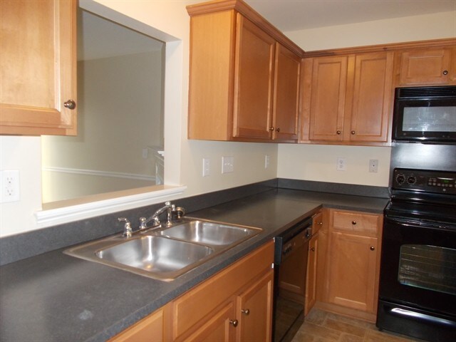 Building Photo - 15502 Carrington Ridge Dr