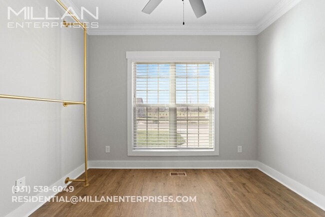 Building Photo - Elegant All-Brick Townhome in a Gated Community in Sango