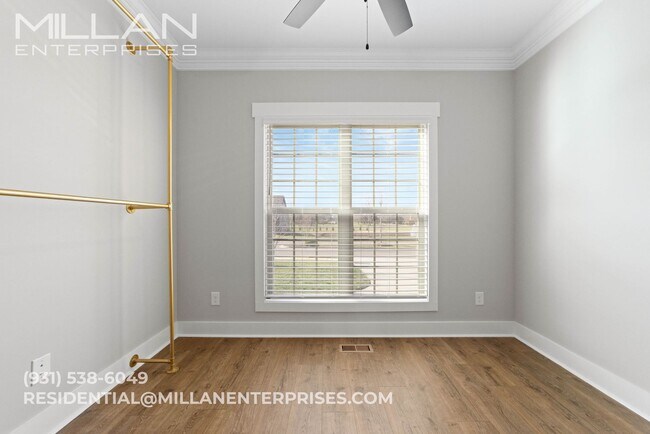 Foto del edificio - Elegant All-Brick Townhome in a Gated Community in Sango