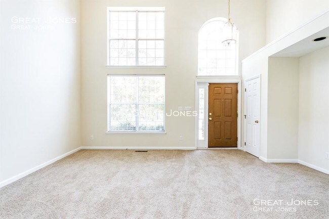 Foto del edificio - 102 Gillespie Ct