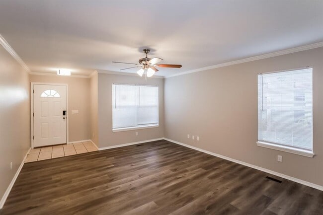 Building Photo - 304 Belmont Dr
