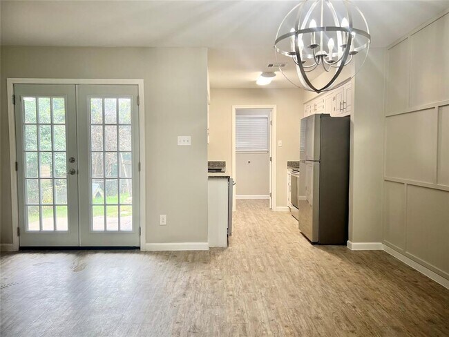 Building Photo - 8104 Mescalero Dr