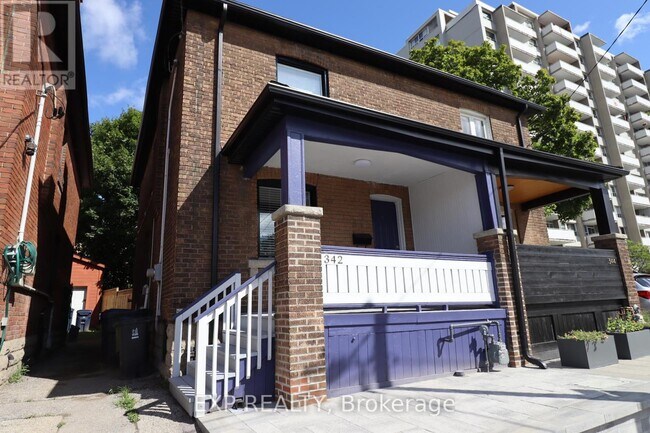 Photo du bâtiment - 342 Eglinton Ave E