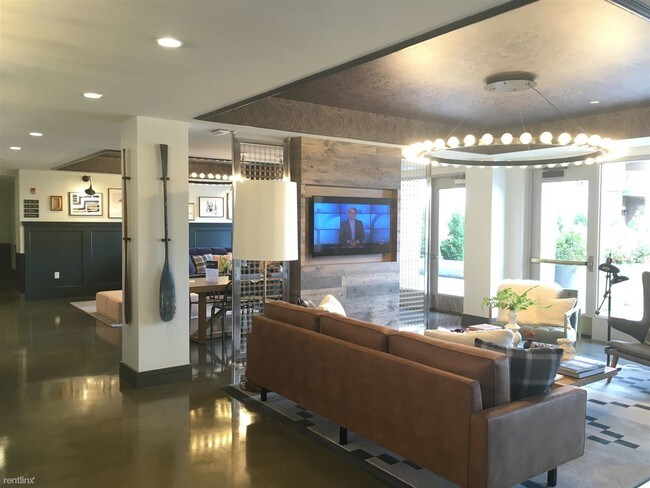 Foto del edificio - 1 br, 1 bath Apartment - 126 Border St # 1BED