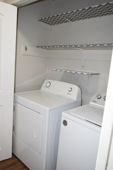 Foto del edificio - 410 Westwood Dr