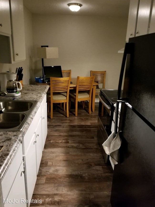 Foto del edificio - 615 Hall Ave