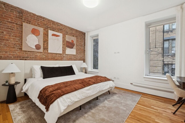 Foto del edificio - 125 E 83rd St