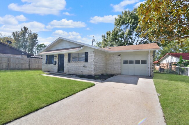 Foto del edificio - 1213 Meadow Dr