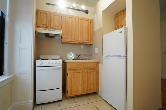 Building Photo - 62 Boylston St