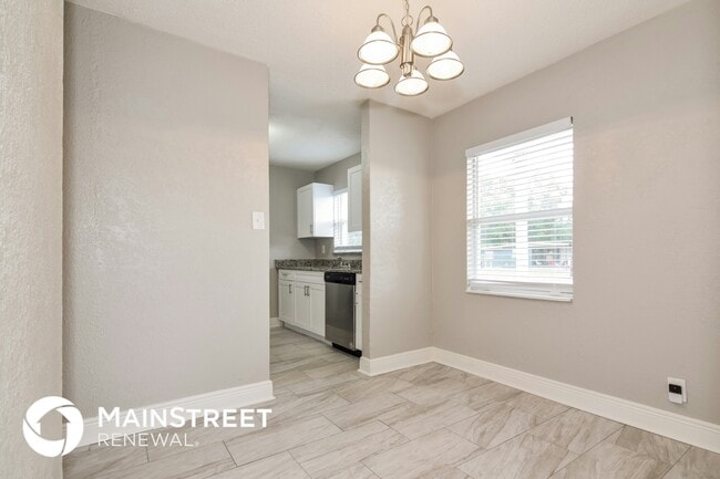 Building Photo - 4805 S 88th St