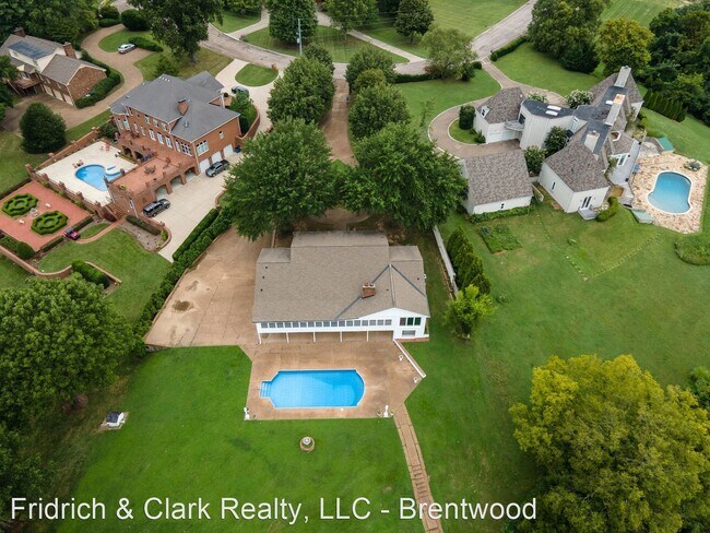 Foto del edificio - 4 br, 4.5 bath House - 1265 Windsor Dr