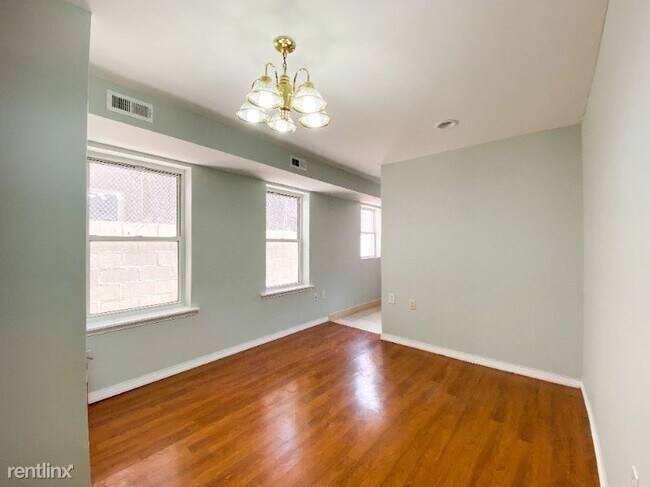 Building Photo - 4 br, 2.5 bath Townhome - 1520 Tasker St