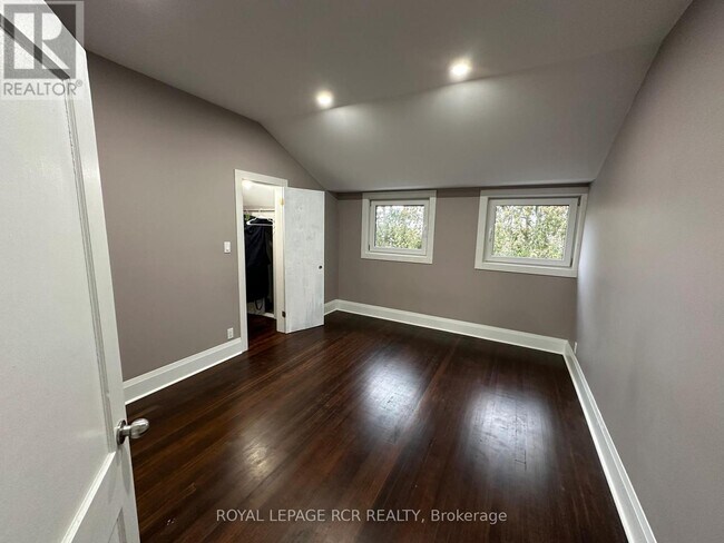Photo du bâtiment - 6222 Yonge St