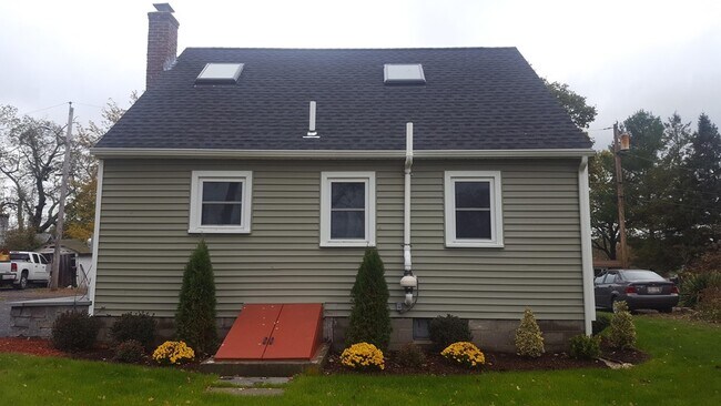 Foto del edificio - 16 Forest Ave