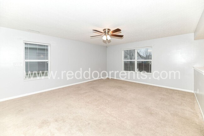 Foto del edificio - Available now!