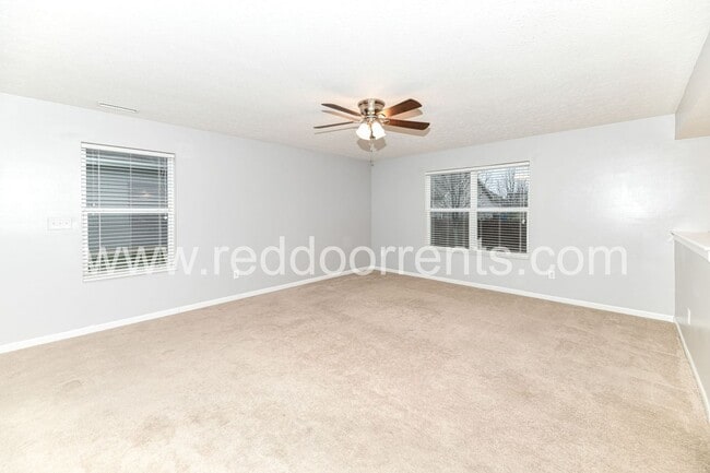 Building Photo - Chic Living at 15223 Silver Charm Dr: Your...